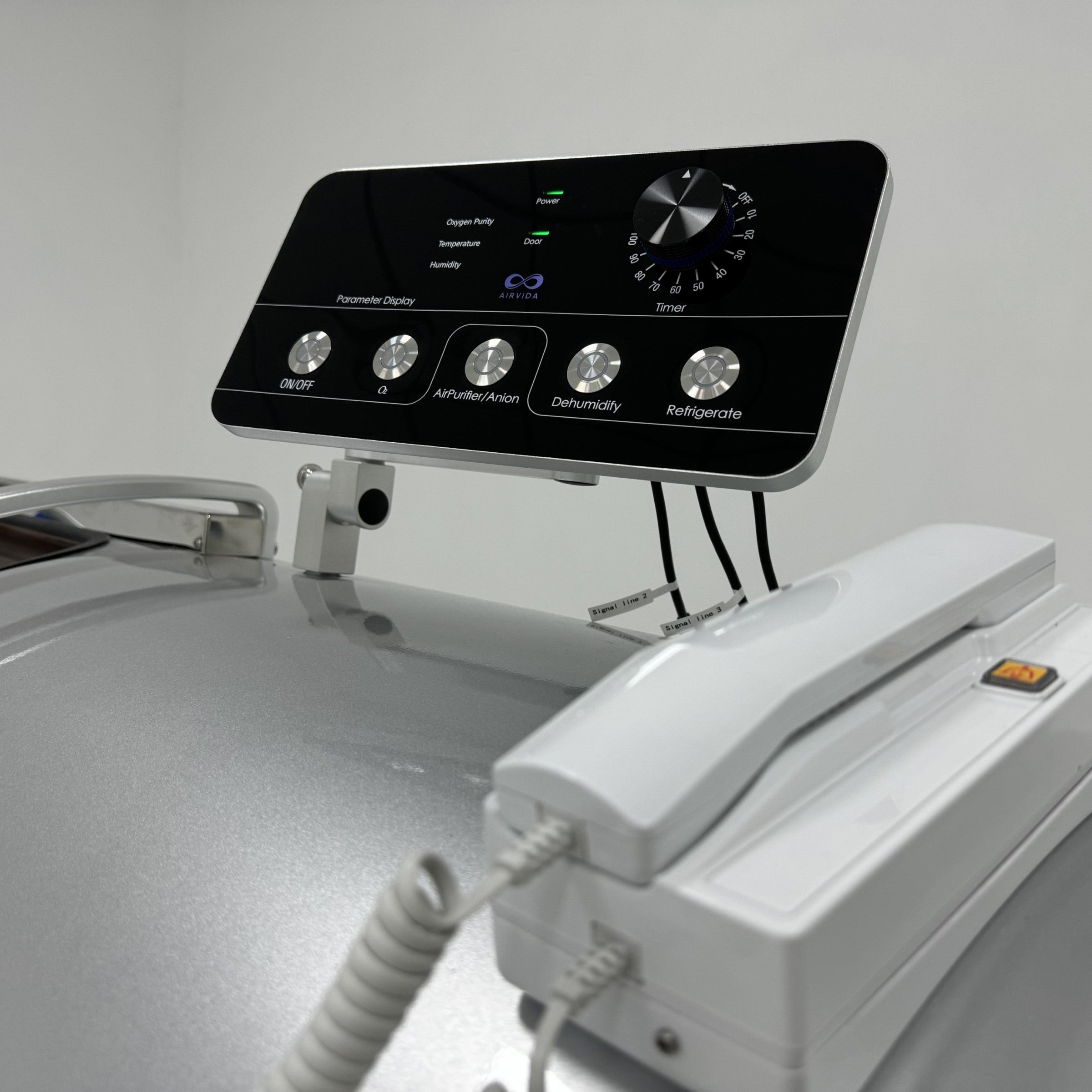 Airvida Ultra 36 2.0 ATA (89" x 36") Hard Shell Lying Hyperbaric Chamber
