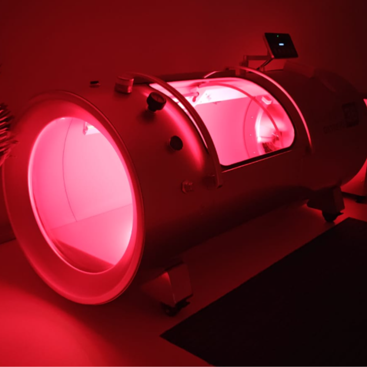 Airvida Ultra 36 2.0 ATA (89" x 36") Hard Shell Lying Hyperbaric Chamber