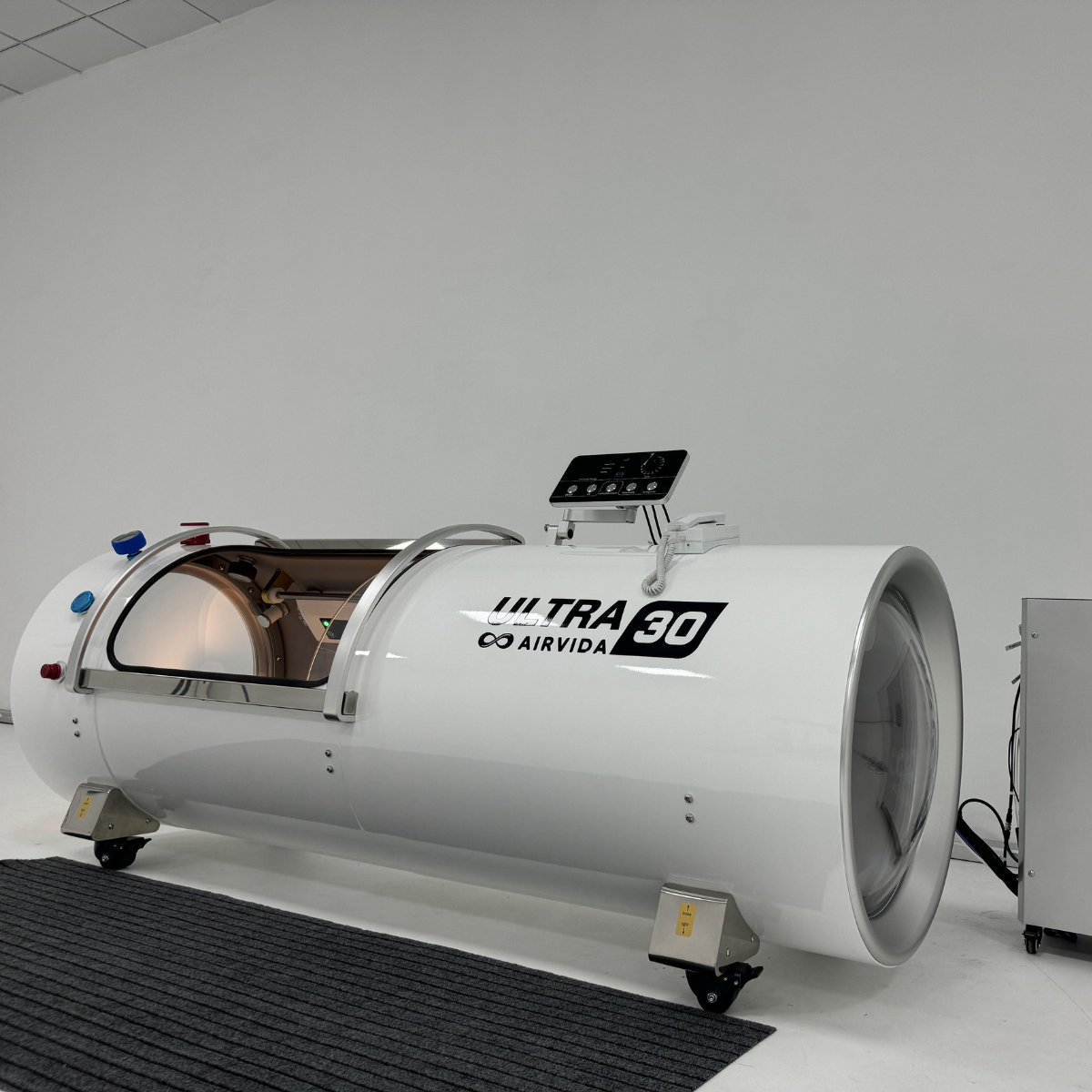 Airvida Ultra 36 2.0 ATA (89" x 36") Hard Shell Lying Hyperbaric Chamber