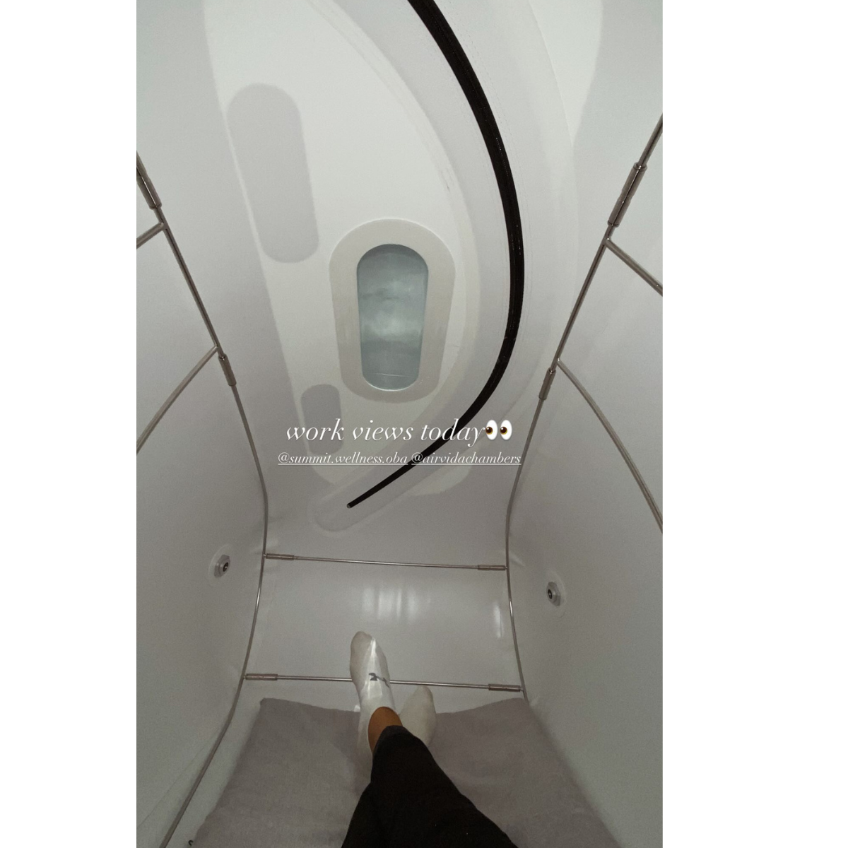 Airvida Pro90 1.5 ATA Portable Sitting Hyperbaric Chamber