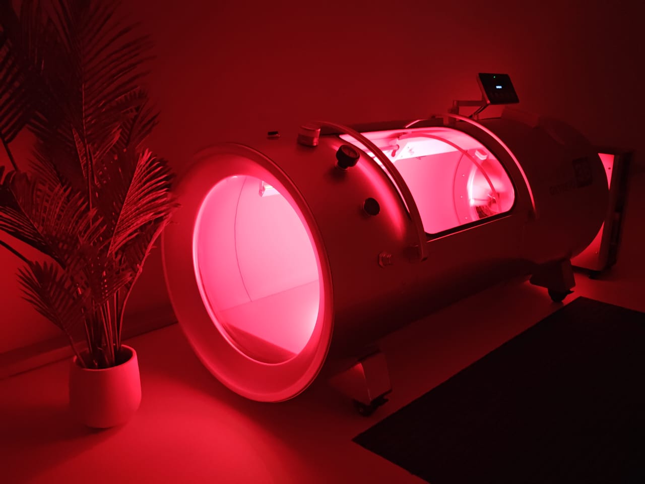 Airvida Ultra 36 2.0 ATA (89" x 36") Hard Shell Lying Hyperbaric Chamber