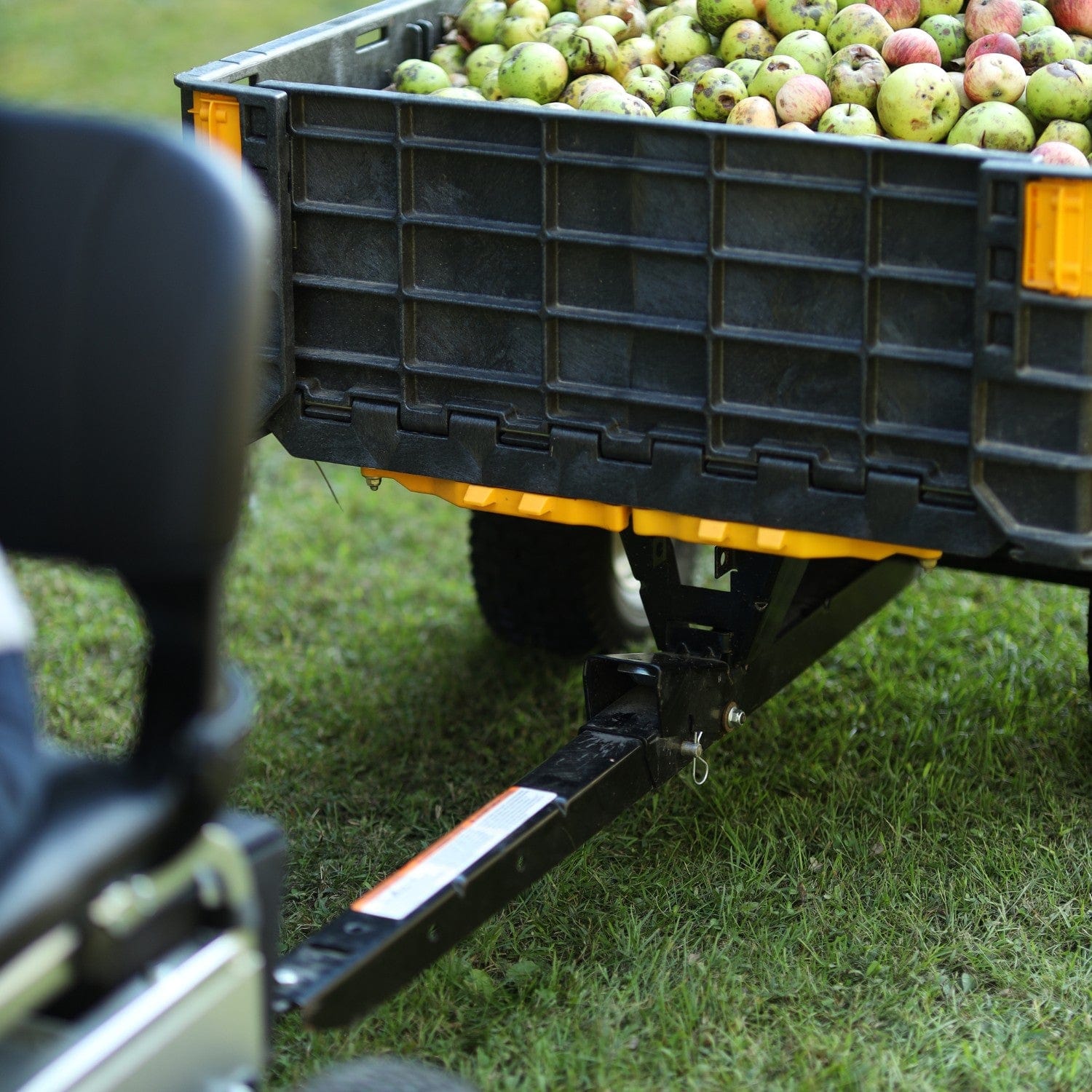 SuperHandy Tugger Tow Tractor - 48V 4Ah Battery, 2600 lb Towing Capacity - GUO133